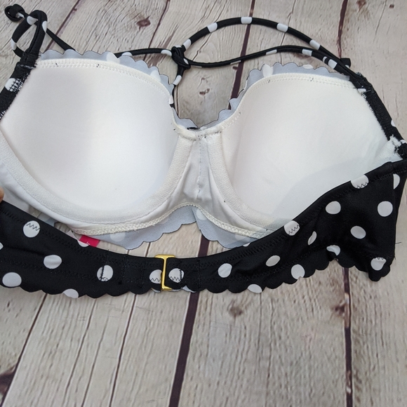 2 Piece Victoria's Secret Bikini Tops set - Picture 3 of 7